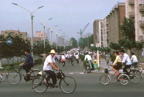 Пекин. Велосипеды на улицах города.